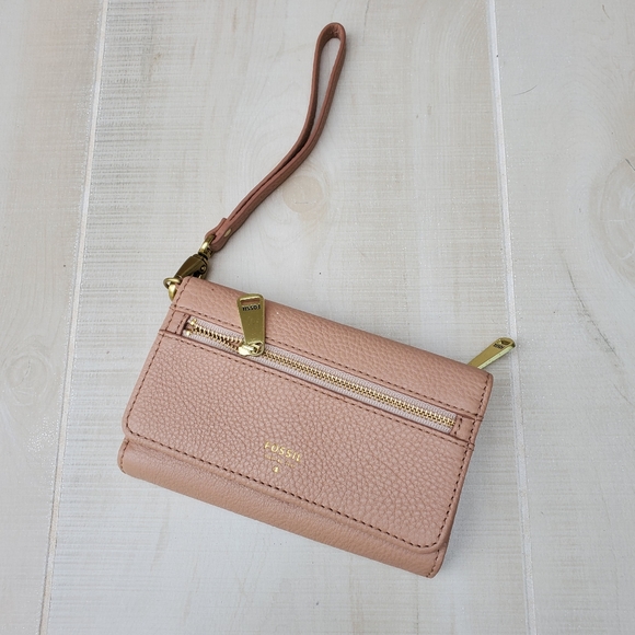 FOSSIL leather wristlet - Picture 2 of 6